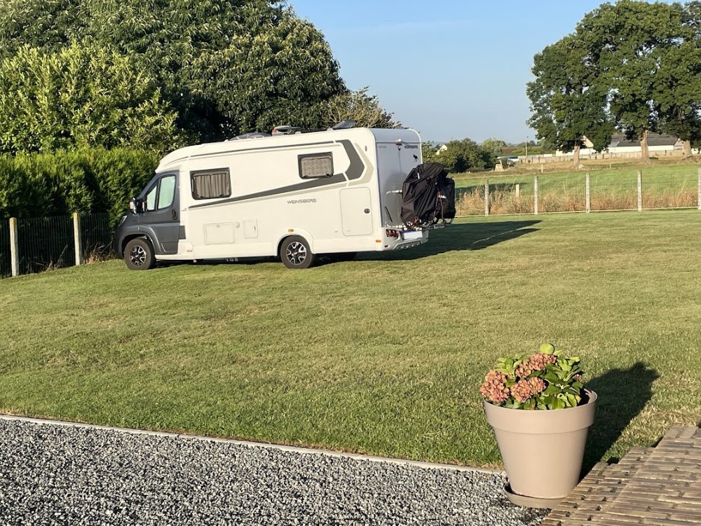 Aire camping-car  Petiville (76330) - Photo 4
